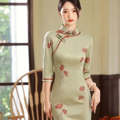 2022เกล็ดหิมะคอมโพสิตเย็บปักถักร้อยกลางแขนกลางความยาวชุด Cheongsam สาวหนุ่ม Cheongsam