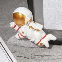 Simple Art Resin Astronaut Astronaut 3d Three-dimensional Switch Sticker Modern Home Socket Protective Sleeve Indoor Wallsticker Wall Stickers Decals