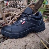 HITAM Safety Shoes Iron Tip Gaul Genuine Leather Black