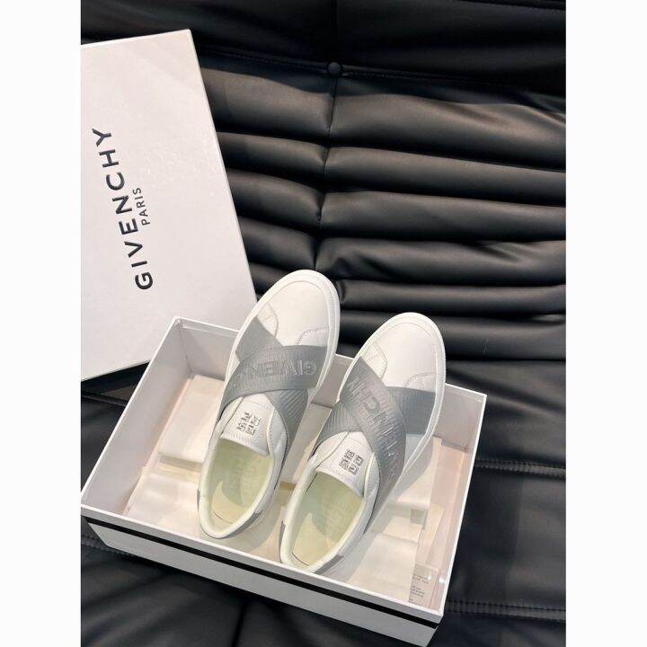 Givenchy Sneakers Light blue Leather ref.202364 - Joli Closet