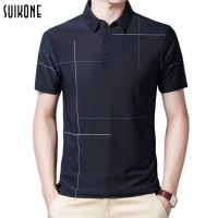 Suikone เสื้อโปโลชาย เสื้อผ้าผู้ชายใหม่ฤดูร้อนเสื้อโปโลปกปุ่มลายพิมพ์แฟชั่นบางแขนสั้นTop เสื้อโปโล