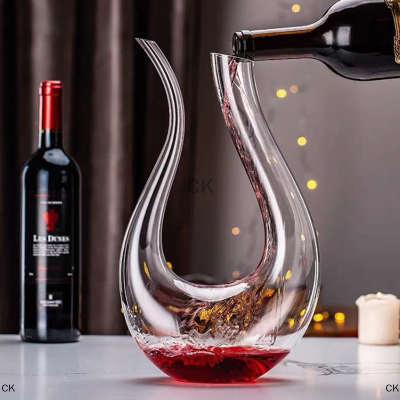 CK Crystal U-shaped Wine decanter กล่องของขวัญ Swan decanter เครื่องแยกไวน์สร้างสรรค์