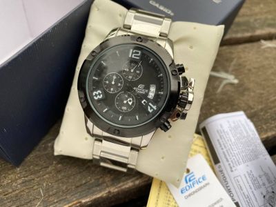 นาฬิกาข้อมือแฟชั่นดัง- นาฬิกาสายเลส - ระบบ analog - วงในใช้งานได้ - ขนาดหน้าปัด 40 mm สินค้ามีถ่าน ผ้าเช็ด ถุงผ้าแถมให้นะค่ะ