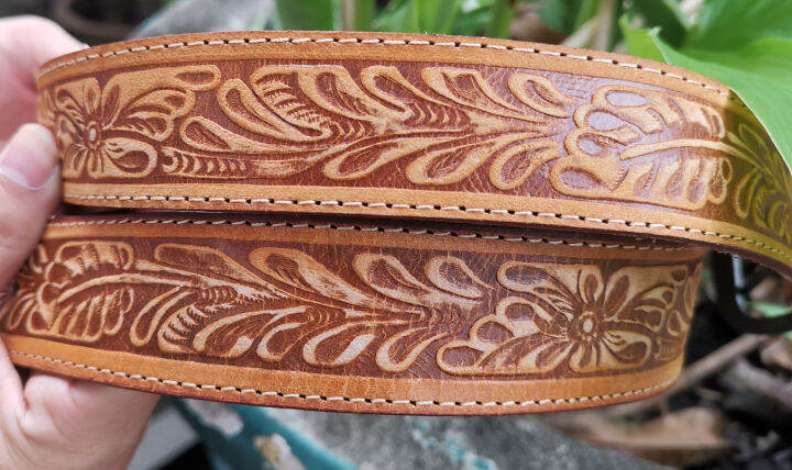 genuine-crocodile-leather-ลวดลายบุบผามารี-เข็มขัดหนังวัวแท้-สีแทน-สดใส-ด้วยลวดลายของไม้เลื้อย