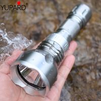 YUPARD ไฟฉายไฟฉายดำน้ำกันน้ำ XM-L2หลอดไฟ LED ซุปเปอร์ T6นักประดาน้ำ3Xaaa หรือแบตเตอรี่1X18650ไฟยุทธวิธีกลางแจ้ง