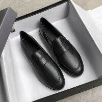 ผู้หญิงหนังสไตล์อังกฤษ Slip One รองเท้าส้นหนาขนาดใหญ่ Loafers