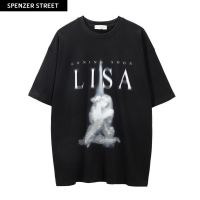 Spenzer.street | ? Lisa tee เสื้อโอเวอร์ไซส์ เสื้อผ้าสตรีท เสื้ออปป้า เกาหลี เสื้อy2k ทราวิส 2pac ฮิต 2022  มาใหม่