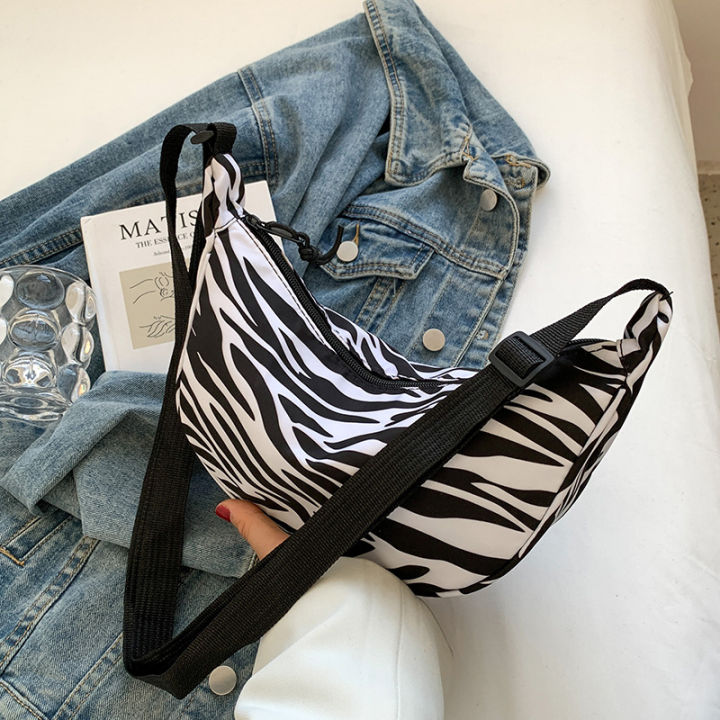 ins-super-popular-crossbody-running-bag-women-2023-new-trendy-japanese-girl-one-shoulder-dumpling-bag-men-and-women-zebra-pattern-chest-bag