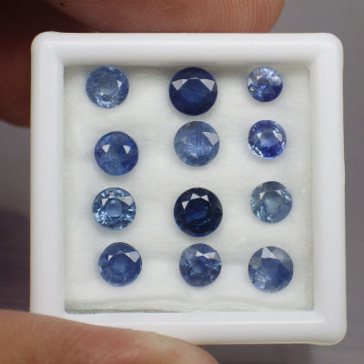 พลอย ไพลิน แซฟไฟร์ แท้ ธรรมชาติ ( Natural Blue Sapphire ) จำนวน 12 เม็ด หนักรวม 4.56 กะรัต