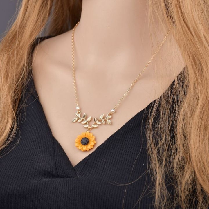 fashion-sunflower-clavicle-chain-for-women-cute-flower-pearl-pendant-female-girls-birthday-jewelry-accessories-new-party-gifts