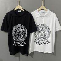 Versace ฤดูร้อนหัวพิมพ์ตาข่ายสีแดงเดียวกันเสื้อโปโลผู้ชายด้านบนสังคมสมาร์ทผู้ชายนักเรียนปกแขนสั้น