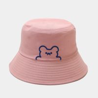 หมวกแฟชั่น Topi Bucket สำหรับผู้หญิงผู้ชายหมวกผ้าฝ้ายลำลองพิมพ์ลายอ่างปลาหมวกอาบแดดชาวประมงขายส่งเรียบง่ายสีชมพู