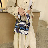 2021 new graffiti style Di Fei female bag stereotyped pendant fashion printing D letter one-shoulder messenger handbag