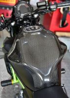 *รุ่นใหม่ ไม่บัง Kawasaki* ครอบถัง คาร์บอน สำหรับ Ninja650 Z650 ยี่ห้อ Maxtec