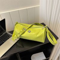 [COD] simple retro womens bag 2023 leisure foreign style pillow shoulder Messenger portable large-capacity cylinder