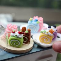 ✣❁❖ 1/6 Scale Miniature Dollhouse Cream Mini Cake for BJD Blyth Doll Food Play Kitchen Toy Accessories