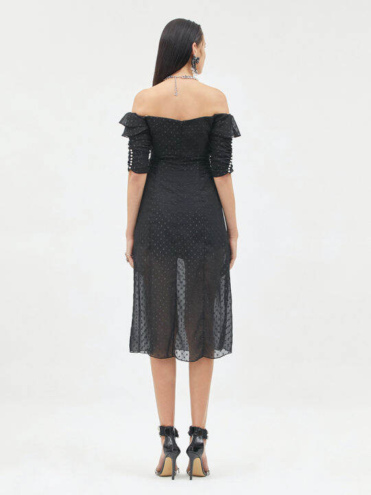 kloset-off-shoulder-dress-with-ruffled-aw21-d001-เดรสผู้หญิง-เสื้อผ้าผู้หญิง-เสื้อผ้าแฟชั่น-เดรสสั้น-เดรสปาดไหล่