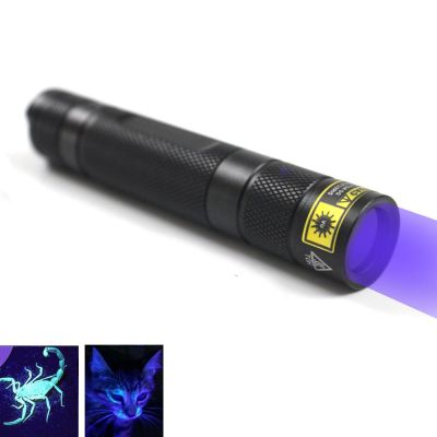 10W UV ไฟฉาย365nm แบบพกพาแบบชาร์จไฟได้ Blacklight ไฟฉายแมงป่องสำหรับเครื่องตรวจจับปัสสาวะสัตว์เลี้ยงแร่อลูมิเนียม Body