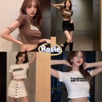 Rosie?พร้อมส่ง?เสื้อยืด เสื้อครอปแขนสั้นพิมพ์ลายตัวอักษรสำหรับผู้หญิง เสื้อยืดแขนสั้นสไตล์สาวฮอตสไตล์เกาหลีสำหรับผู้หญิง