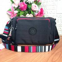 KIPLING RETH CROSSBODY BAG กระเป๋าสะพายทรงครอสบอดี้และสะพายข้างได้ ซับในตาราง