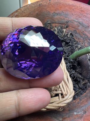 CZ เพชรรัสเซีย เนื้อแข็ง สีม่วง 396 กะรัต 33X40 เซนติเมตร..(1 เม็ด) MM รูปไข่ สะอาดตา CUBIC ZIRCONIA ROYAL AMETHYST พลอย100% LAB MADE. purple diamond