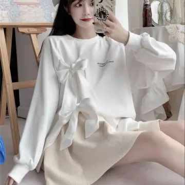 Bật mí cách phối đồ với áo sweater nữ cực chất và trendy - Shopee Blog