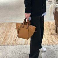 LOEWE Loewe Hammock Bag Small Loewe New Leather Deformation Bag Large Capacity Commuter Bag One Shoulder Messenger Bag Female