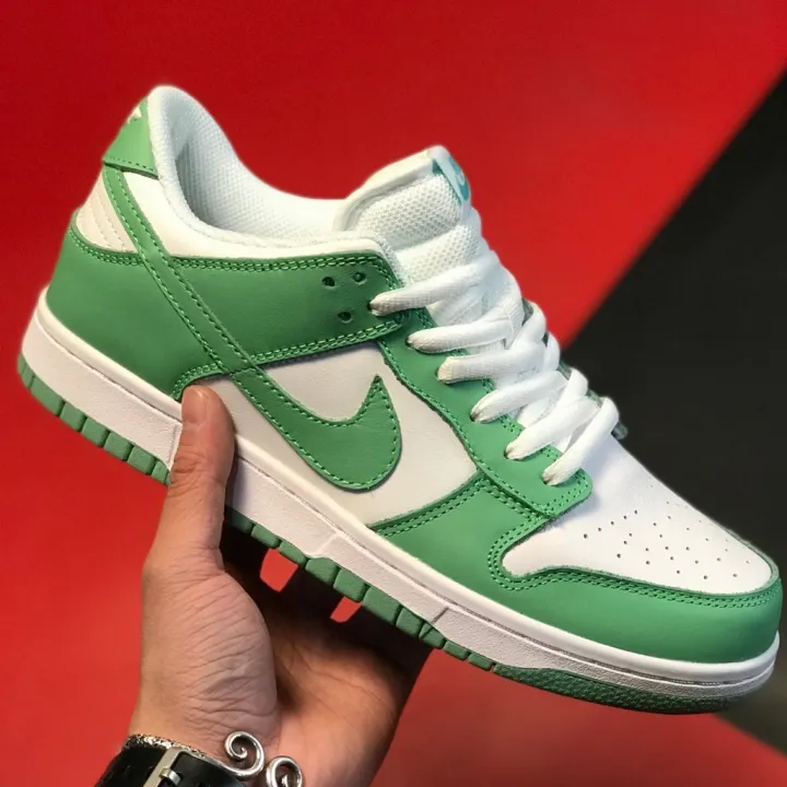 sb dunk green glow