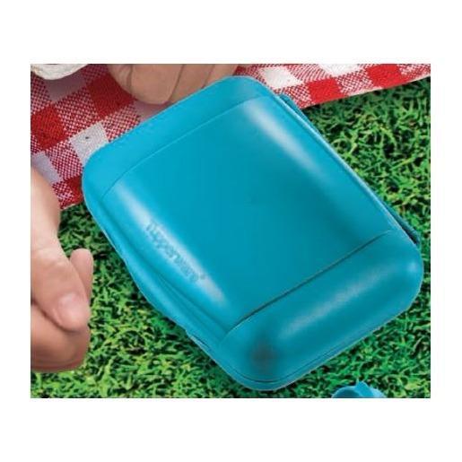 tupperware-slim-sandwich-keeper-1-blue