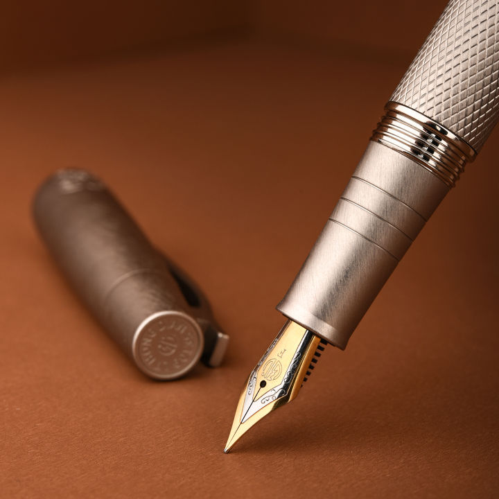 2022hongdian-6013ปากกาหมึกซึมเงินโลหะอิริเดียม-effก้มปลายปากกาที่มีคลิปเนื้อสวยงามที่ดีเยี่ยมธุรกิจสำนักงานของขวัญปากกาหมึก