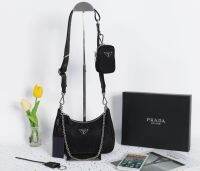 กระเป๋าสะพายผู้หญิงปราด้าเซ็ต Fullset hobo nylon bag ถ่ายจากสินค้าจริงไฮเอนพร้อม กล่อง การ์ด ถุงผ้า งานดีมากมีเพียง 10 เซ็ตเท่านั้น