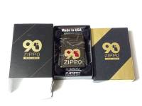ZIPPO  49864 HIGH POLISH BLACK  PHOTO IMAGE 360° LASER TWO TONE  EMBLEM ATTACHED    รุ่นพิเศษ  ฉลองครบรอบ90ปี ZIPPO    ของใหม่ไม่ผ่านการใช้งาน  มาพร้อมกล่อง  รับประกันของแท้