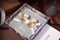 [กล่องของขวัญ]  Fashion Pearl And Gem Shaped Earrings,No Allergy Ear Studs,Exquisite And Durable,Jewelry Gifts For Fashion Women