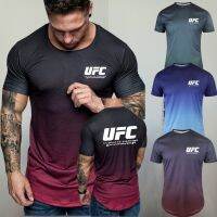 【คลังสินค้าพร้อม】Ufc Men S Gradient 3D Breathable เสื้อยืดแขนสั้น O คอฟิตเนสกีฬากล้ามเนื้อกีฬา Lengan Pendek