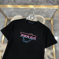 ใหม่ Prada เสื้อยืดแฟชั่นแบรนด์ผู้ชายและผู้หญิงสามเหลี่ยมเดียวกันพิมพ์รอบคอเสื้อยืดลำลองคู่ผ้าฝ้ายแขนสั้น