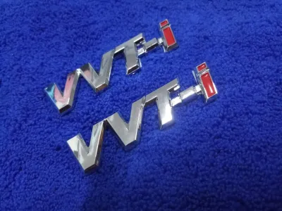 AD.โลโก้ VVT-I  สีชุป  2×9 cm  ใหญ่ แพ็คคู่ 2ชิ้น