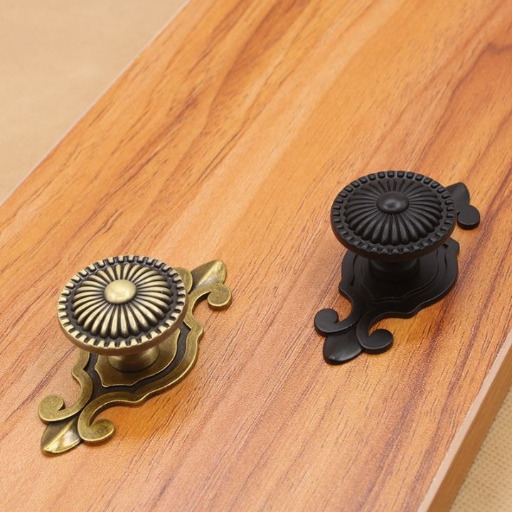 antique-bronze-kitchen-cabinet-drawer-knobs-dresser-cupboard-wardrobe-furniture-pulls-handle-wooden-box-jewelry-box-knobs