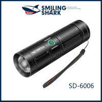 SmilingShark ไฟฉาย SD-6006ไฟฉาย M77ที่มีประสิทธิภาพ8400 Lumens ไฟฉาย LED Super Bright 18650 USB ซูมแบบชาร์จไฟได้4เกียร์ปรับอายุการใช้งานแบตเตอรี่ที่ยาวนานไฟกลางแจ้งแคมป์ปิ้งไฟฉุกเฉินเดินป่าขี่ตระเวนรถสลายการสะกด