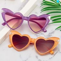 OLOPKY 2022 Heart Vintage Sunglasses Women Party Eyewear Women/Men Brand Designer Glasses Women Retro Gafas De Sol Mujer UV400