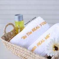 ผ้าขนหนูนุ่มเกรดพรีเมียม cotton 100% ปักสโลแกนประจำแบรนด์เรียลมี “Be The REAL YOU with REAL ME” “คุณสวยในแบบของคุณได้ด้วยเรียลมี"