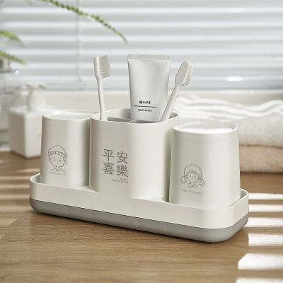 [ พร้อมส่ง ] ที่วางแปรงสีฟันตั้งโต๊ะชุดโต๊ะคู่ถ้วยล้างปากถ้วยแปรงสีฟันคู่การ์ตูนที่ใช้ในครัวเรือน ins ลม