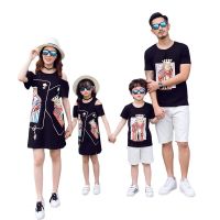 2021 Summer Family Matching Outfits Mom Daughter Black Poker Face Strapless Shoulder Dress Dad Son Short T-Shirt Couple Clothes