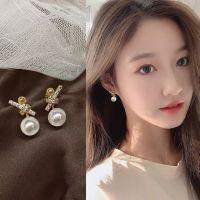 lovemango S925 ต่างหูเพชร ต่างหูโบว์และไข่มุก โบว์ไข่มุก 2021 New Arrival S925 Diamond Bow knot Pearl Stud Earrings Gold Plated Rhinestone Bow Pearl Drop Earrings for Girls