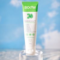 BOOM Nutrition Toothpaste ยาสีฟันสมุนไพรผสมฟลูออไรด์ 1,500 PPM เนื้อไมโครเจล เย็นสดชื่น ไม่แสบปาก ลดการสะสมของเชื้อแบคทีเรียในช่องปาก