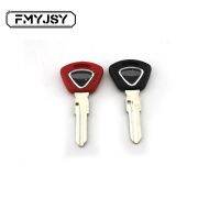 ♤□ For Triumph T100 T900 T800 T 100 T 900 T 800 Motorcycle Accessories Embryo Blank Keys Can install chip Motor bike Moto Part 5.0