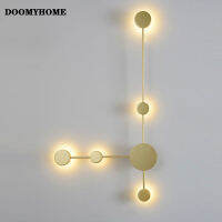 DOOMYHOME โคมไฟผนัง LED ที่ทันสมัยห้องนั่งเล่นแบบทั่วไปพื้นหลังชั้นวางหัวเตียงแบบติดผนังไฟติดผนังห้องนอนสร้างสรรค์ห้องโถงโรงแรมทางเดิน