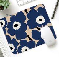 MARIMEKKO BB  แผ่นรองเม้าส์ แผ่นรองเมาส์ เมาส์ สี่เหลี่ยม ลาย MRMK BB นุ่มมือ ขนาด 21 x 26 cm สวยงาม น่าใช้งาน งานสวย งานดี มีบริการเก็บเงินปลายทาง NOEY