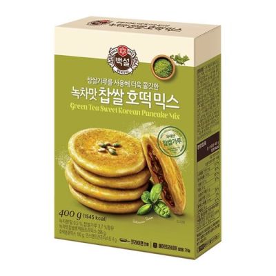 cj green tea sweet korean pancake mix (แป้งสำเร็จรูปสำหรับทำขนมโฮต๊อกพร้อมไส้ รสชาเขียว) 400g  녹차맛 찹쌀호떡믹스