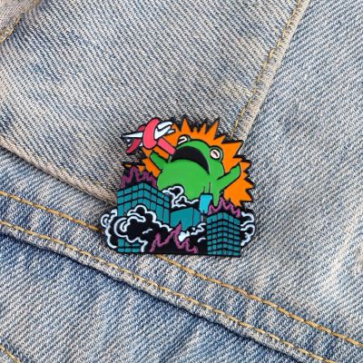 【DT】hot！ Horror Frog Brooch Animals Enamel Pins Destroy Denim Badge Lapel Pin Jewelry for