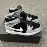 2023Original J1 High cut Basketball Shoes Casual Sneakers For Men Women Black Ash Burst Cracks